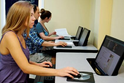 student_library_computer_alt_AOMA